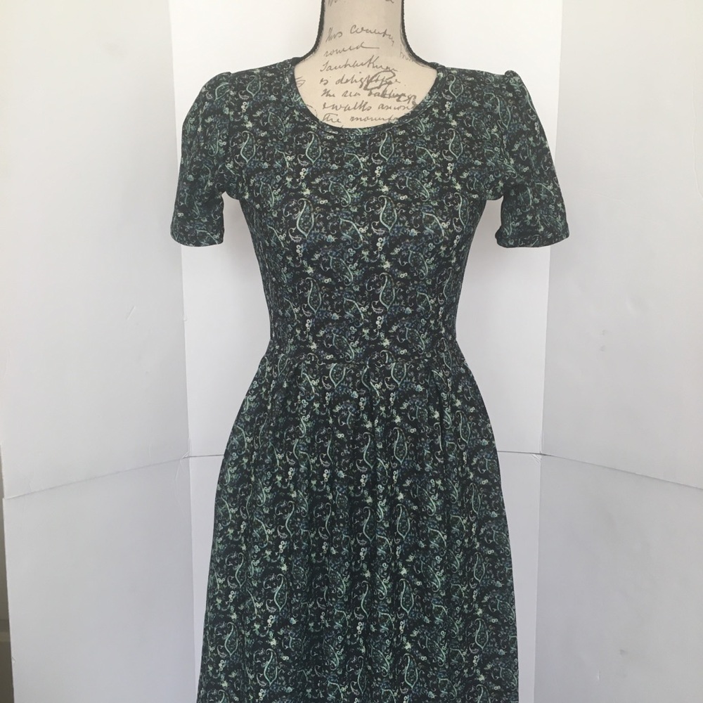 Size S Green Floral Short Sleeve Midi dress